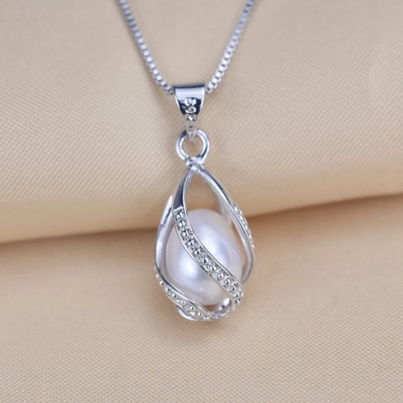 Sterling Silver 925 Pearl Necklace - Picture 3 of 4